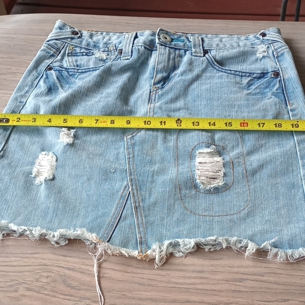 Levi's‎ Denim Mini Skirt with Distressed Accents - Picture 13 of 15